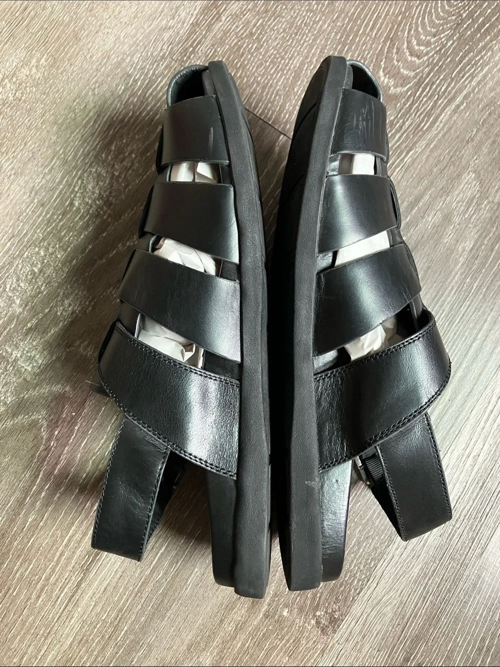 Vionic Men's Black Leather Fisherman Sandals
